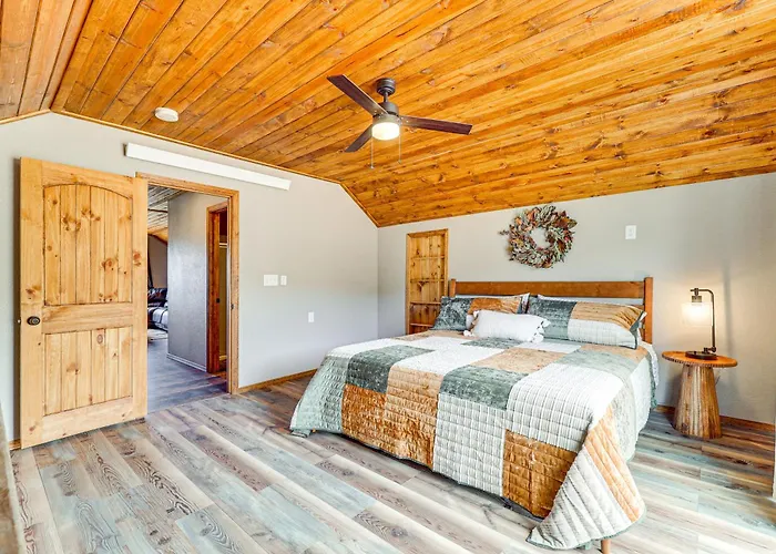 3 Mi To Trails: Secluded Eagar W/ Mtn Views!